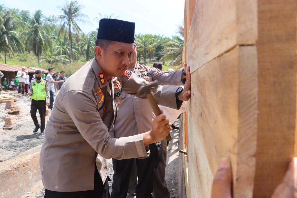 Bangun 15 Pondok Santri yang Terbakar, Kapolres Tapsel 