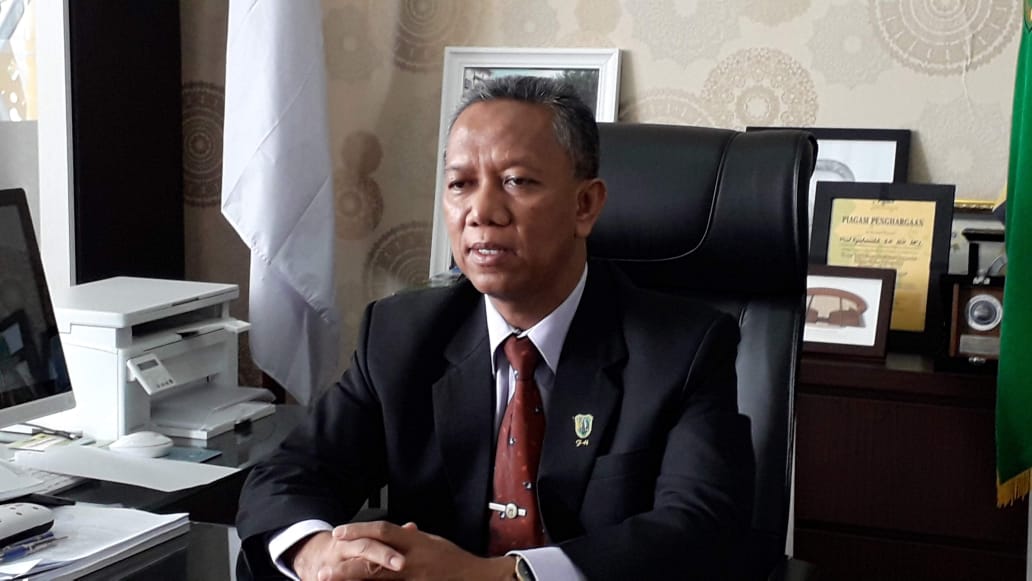 Rektor UIRÂ  Raih Penghargaan Pembina Olahraga Berprestasi di Riau