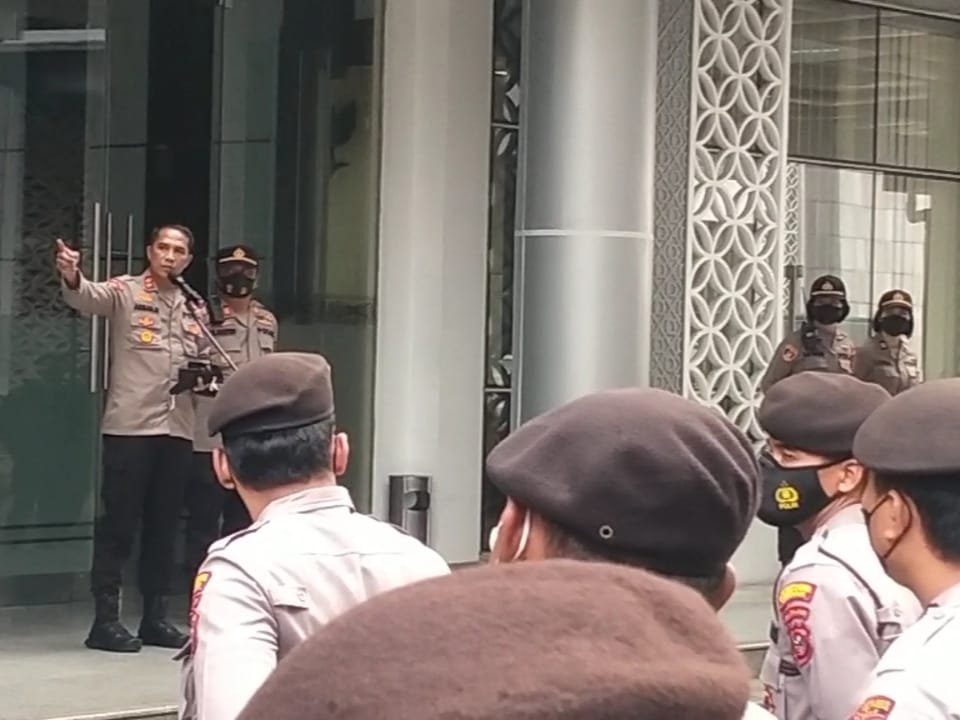 Kawal Demo Tolak Kenaikan BBM di Medan, Ini Pesan Kapolrestabes ke Personel yang BertugasÂ 