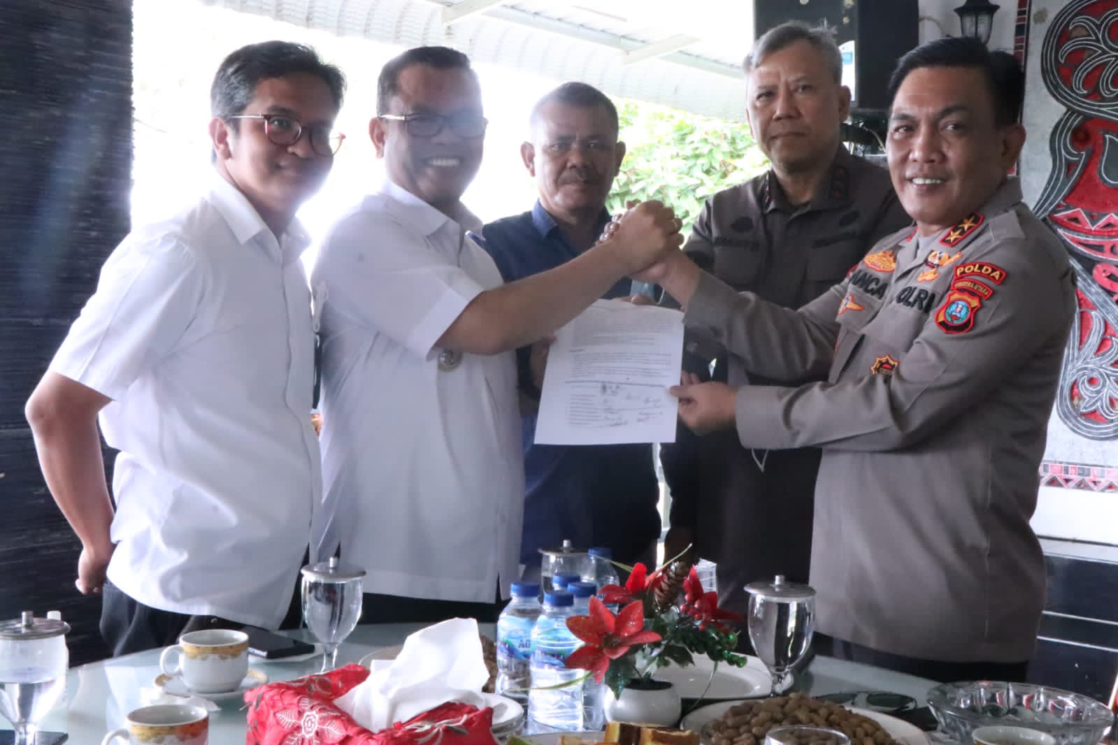 Kapoldasu Fasilitasi Penyerahan Tanah Ompu Buntulan Manurung Untuk Pembangunan Kepariwisataan