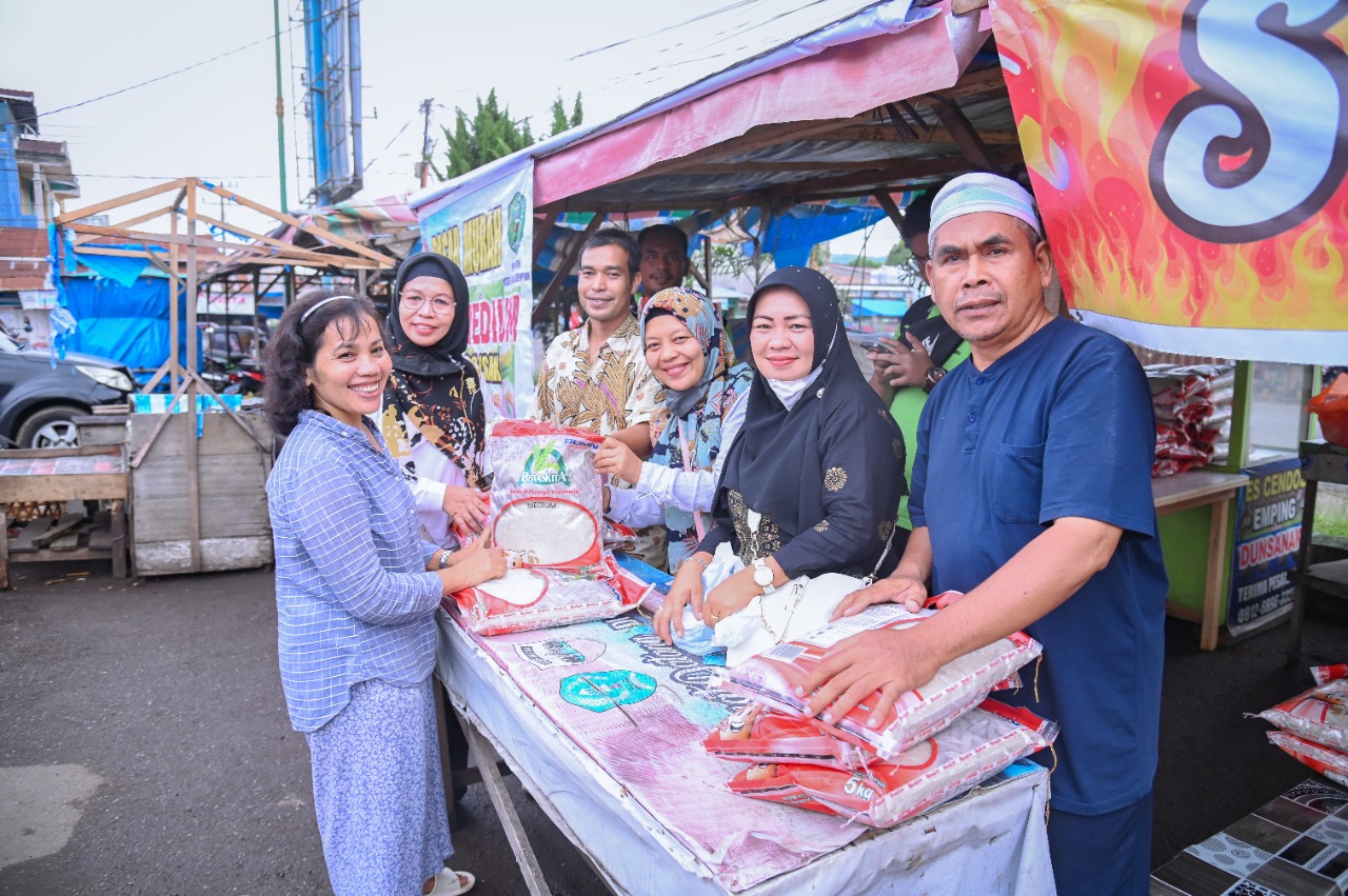 Pemerintah Kota Padang Sidempuan Bekerjasama dengan Bulog terus menggelar Pasar murah