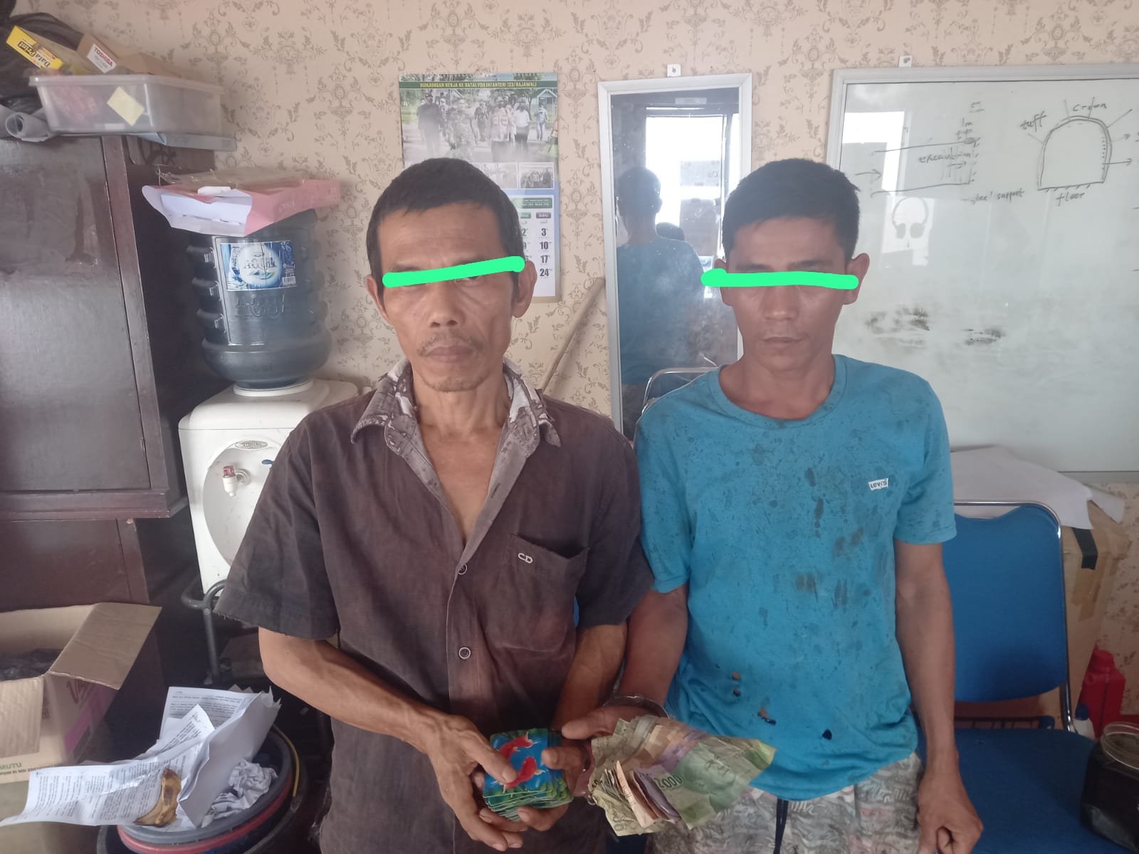 Asyik Bertarung Main Judi Leng, Duo Sekawan Tak Sadar Didatangi Polres Tapsel