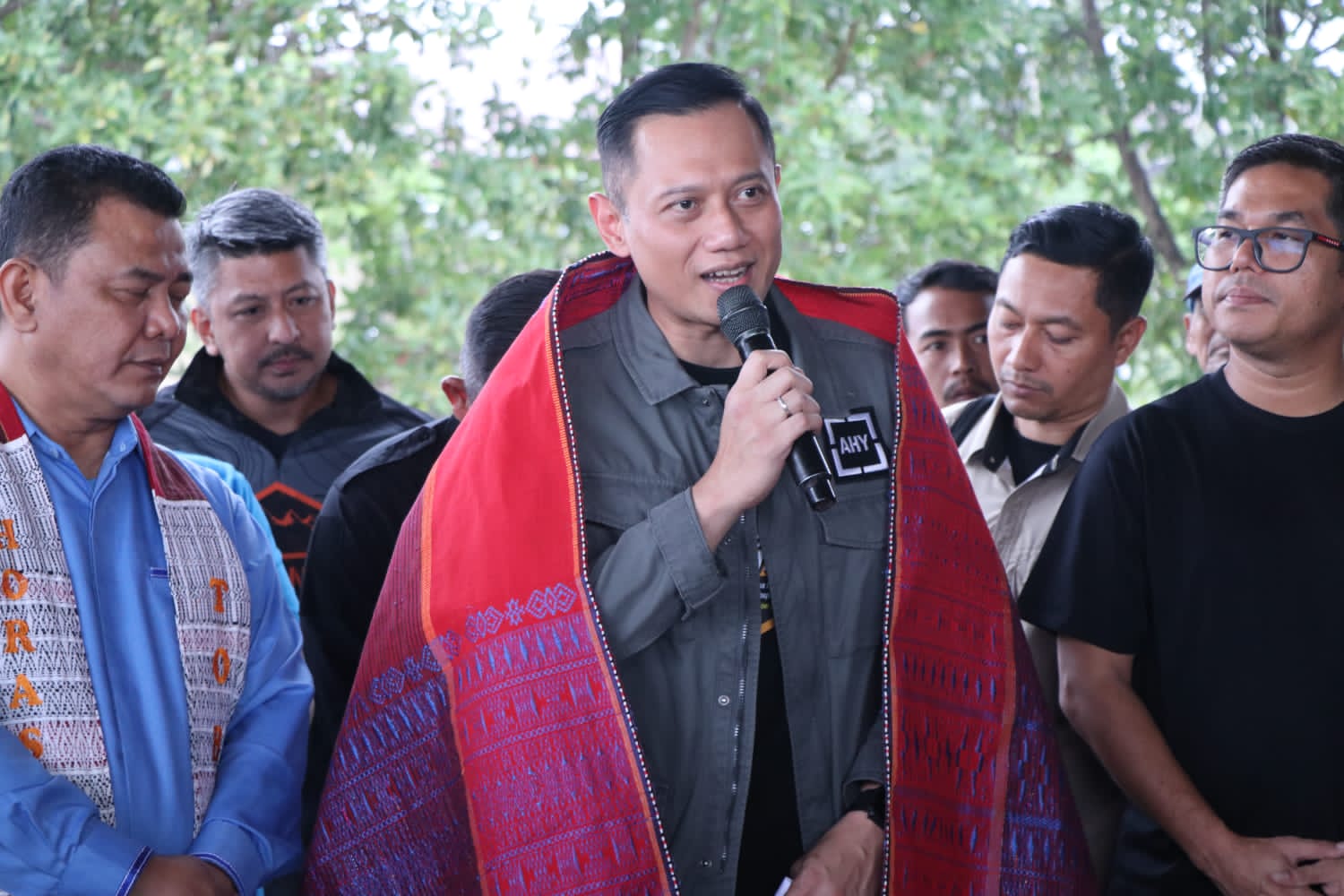 Ketum Partai Demokrat AHY Berkunjung Ke Pantai Pakkodian Danau Toba Balige dan Tampahan