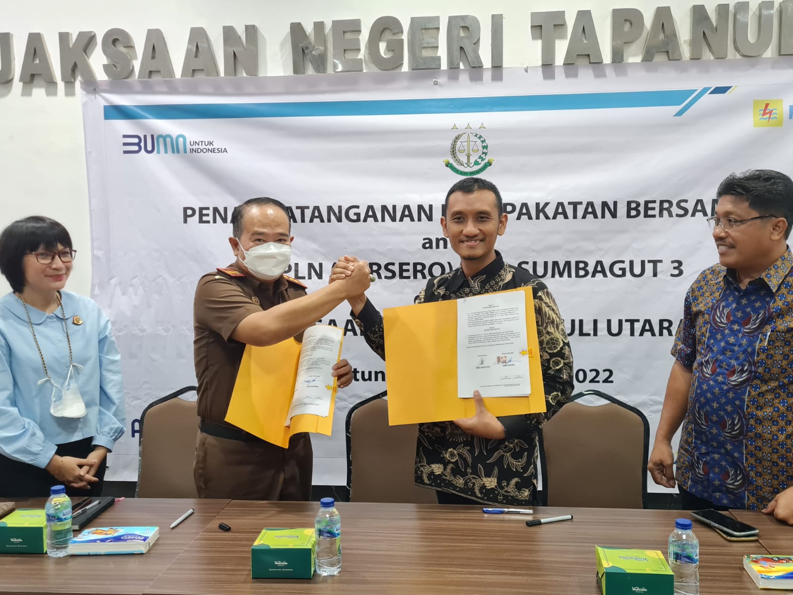 Amankan Proyek Strategis, PLN UPP Sumbagut 3 dan Kejari Taput Tandatangani MoU LO dan LA