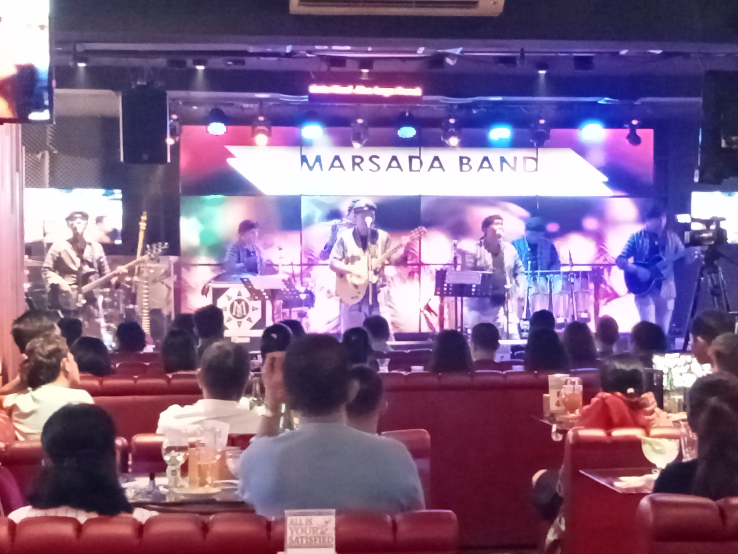 Champion Cafe Memanjakan Pengunjung Dengan Menghadirkan Marsada Band