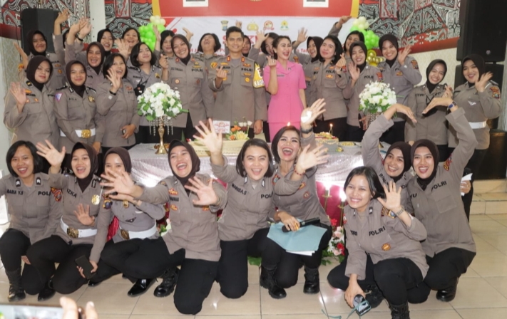 Gelar Syukuran Hari Jadi Polwan ke 74  Kapolres Asahan : 
