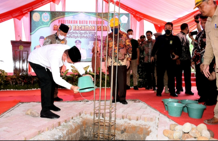 Peletakan Batu Pertama Masjid Abdul Rachman Ishaq, Edy Rahmayadi Wakafkan Tanah untuk Atas Nama Ayahanda