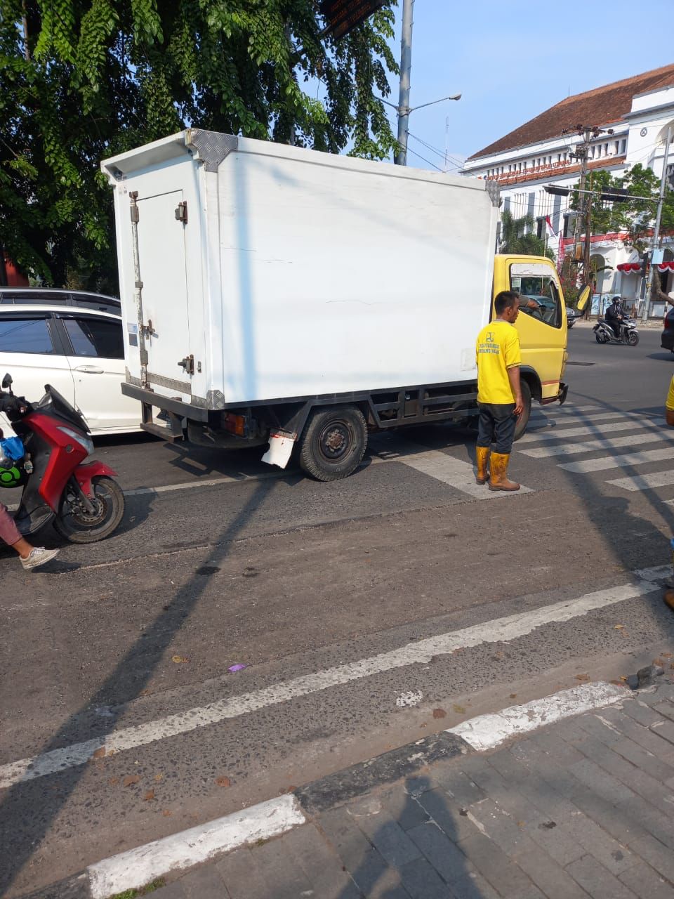 Dinas PU Lanjutkan Benahi Jalan di Medan Timur dan Tembung