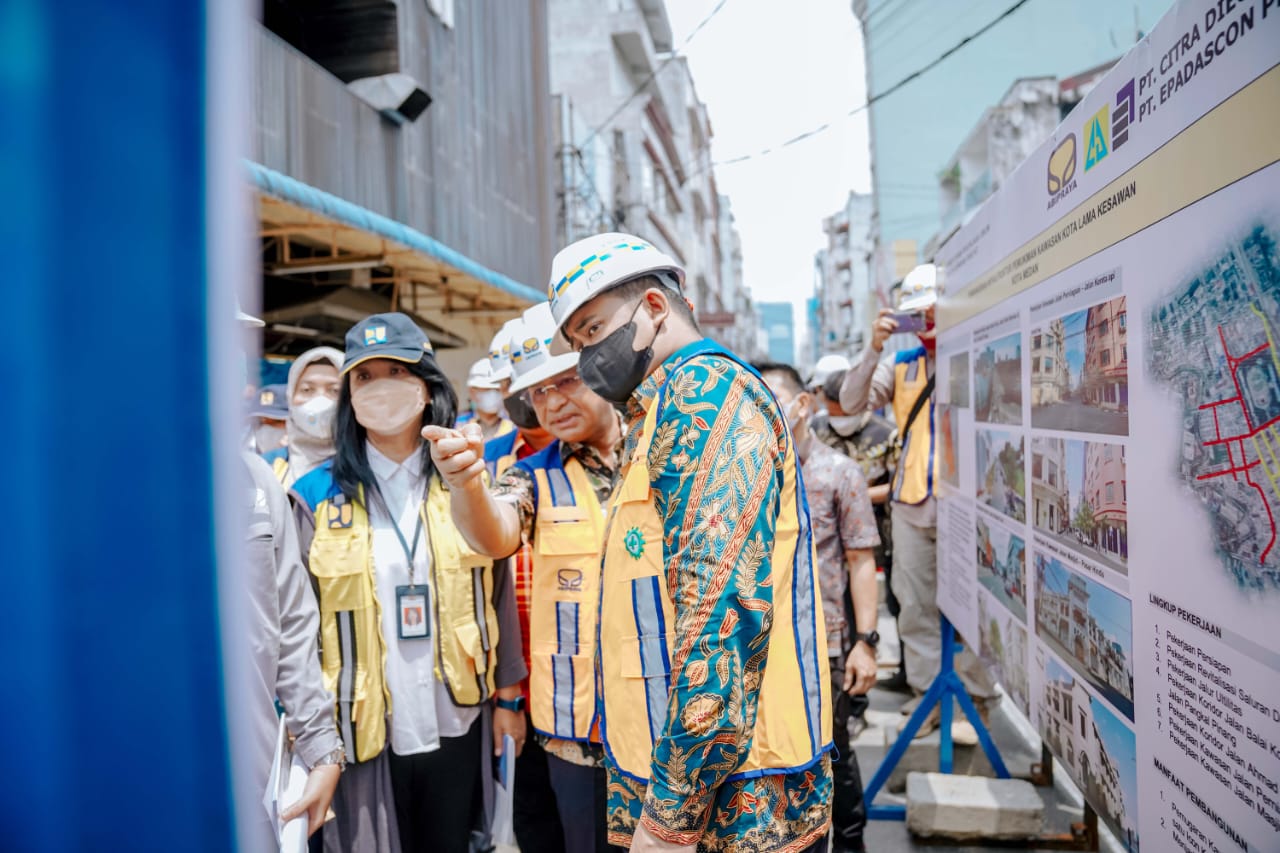 Tinjau Pembangunan Infrastruktur Permukiman Kota Lama Kesawan, Bobby Nasution: Target November 2023 Selesai
