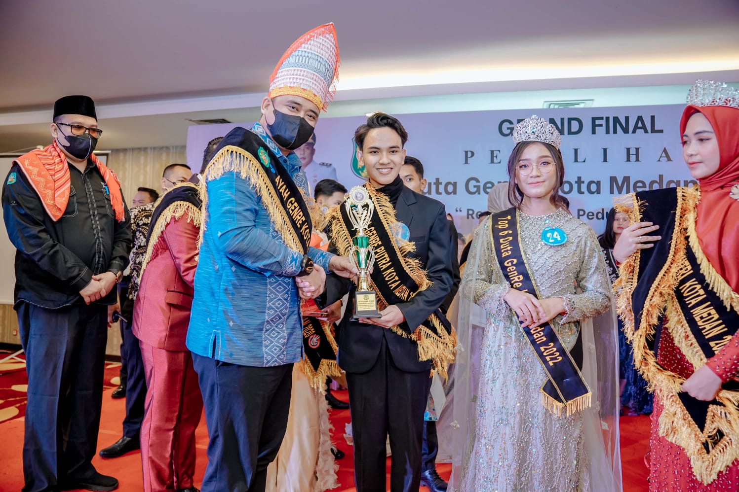 Bobby Nasution Dinobatkan Sebagai Ayah GenRe, Ingatkan Bahaya Seks Bebas, Pernikahan Dini & Napza