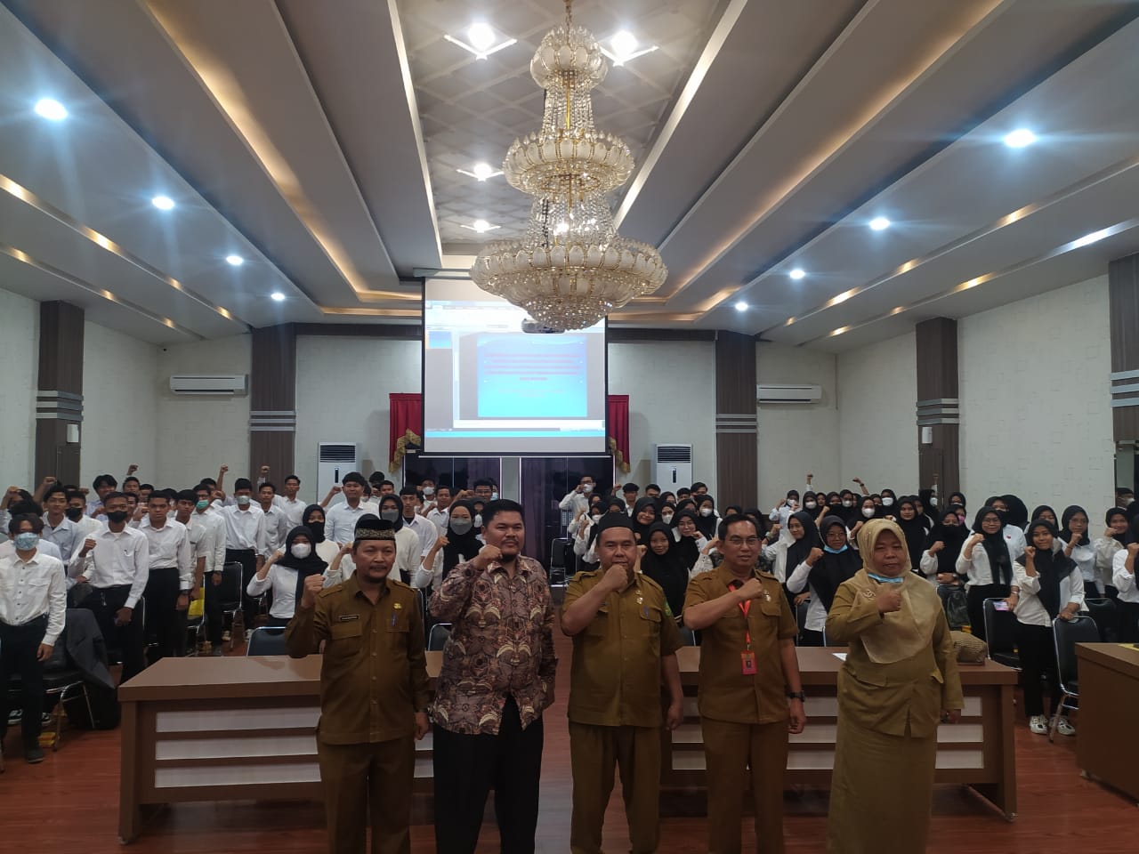 Pemko Medan Beri Pembekalan Kepada 100 orang Calon Mahasiswa Program Beasiswa Bobby Nasution