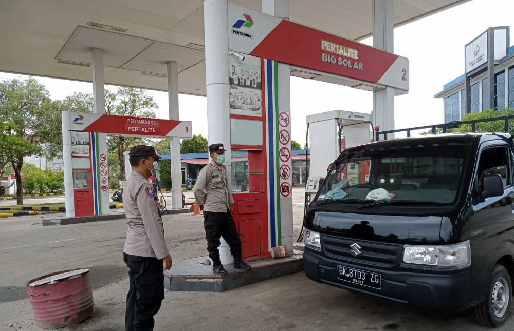 Personil Polsek Biru-Biru Polresta Deli Serdang Rutin Laksanakan Patroli Ke SPBU, Monitoring Ketersediaan BBM di SPBU