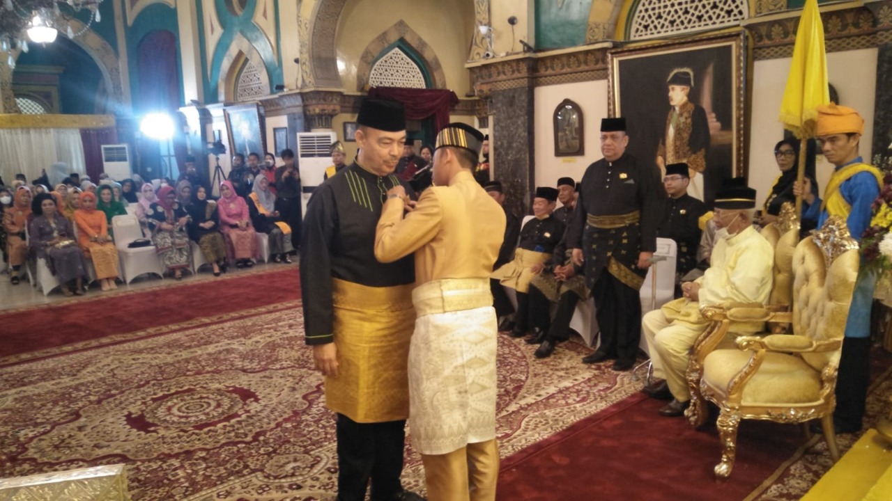 Abdillah Dapat Anugerah Gelar Datuk Setia Wira Negara