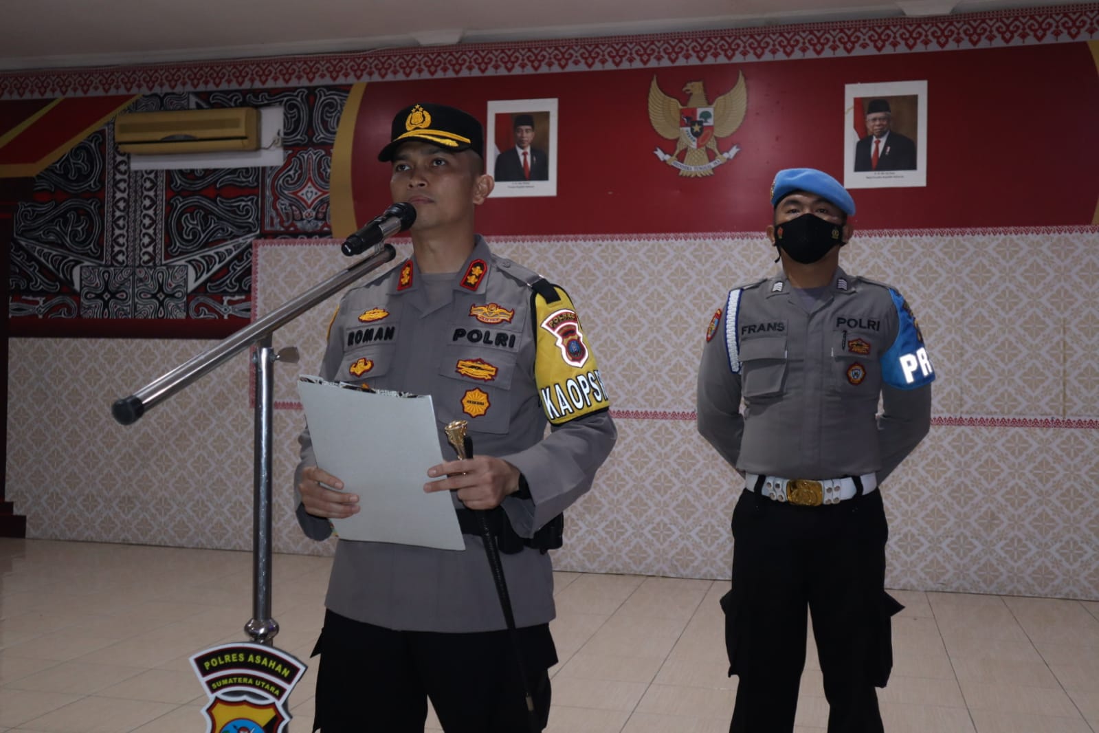 Kapolres Asahan Pimpin Upacara Kenaikan Pangkat Kabag Ren