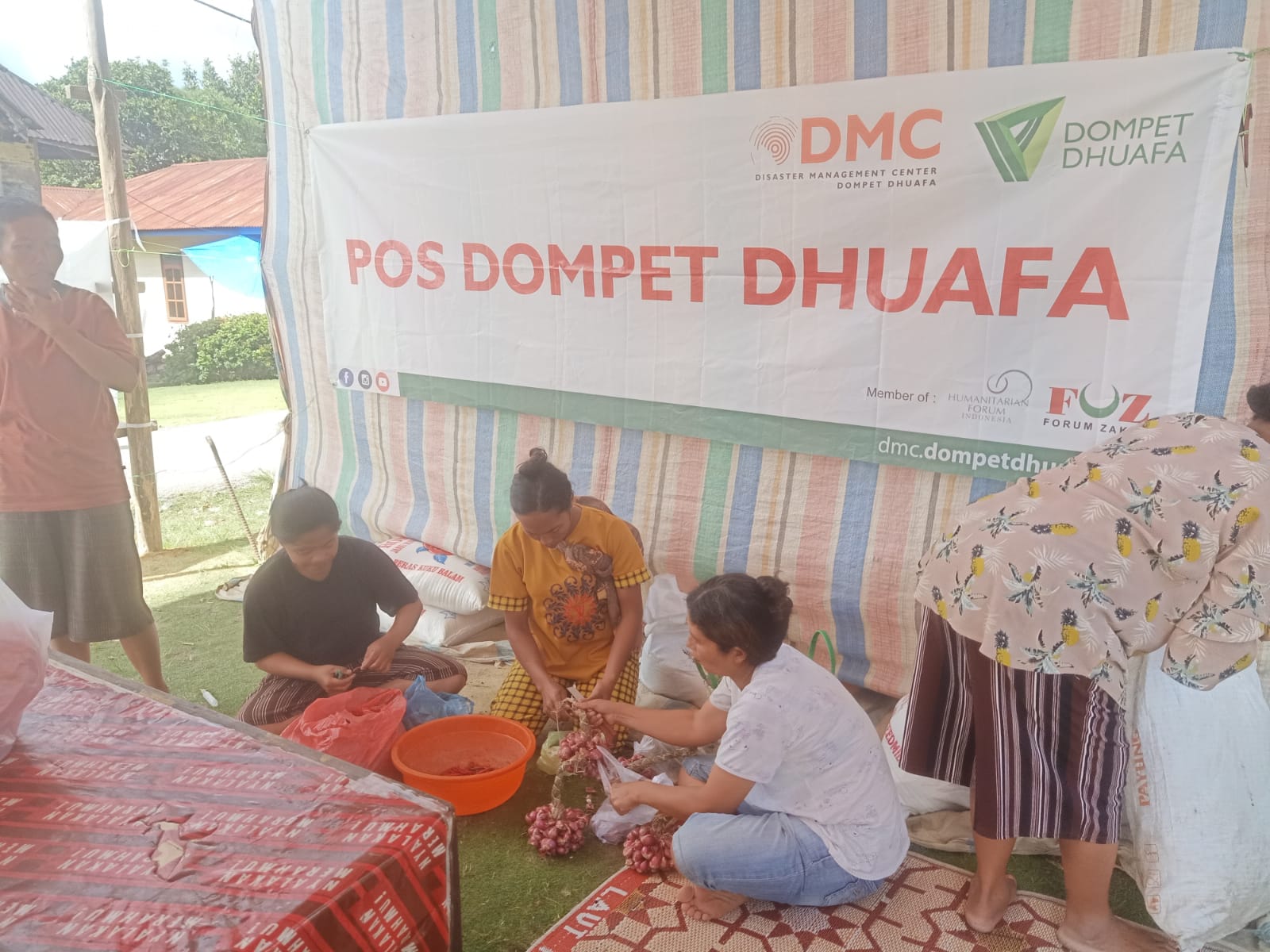 DD Waspada Bangun Dapur Umum di Lokasi Bencana Gempa Taput