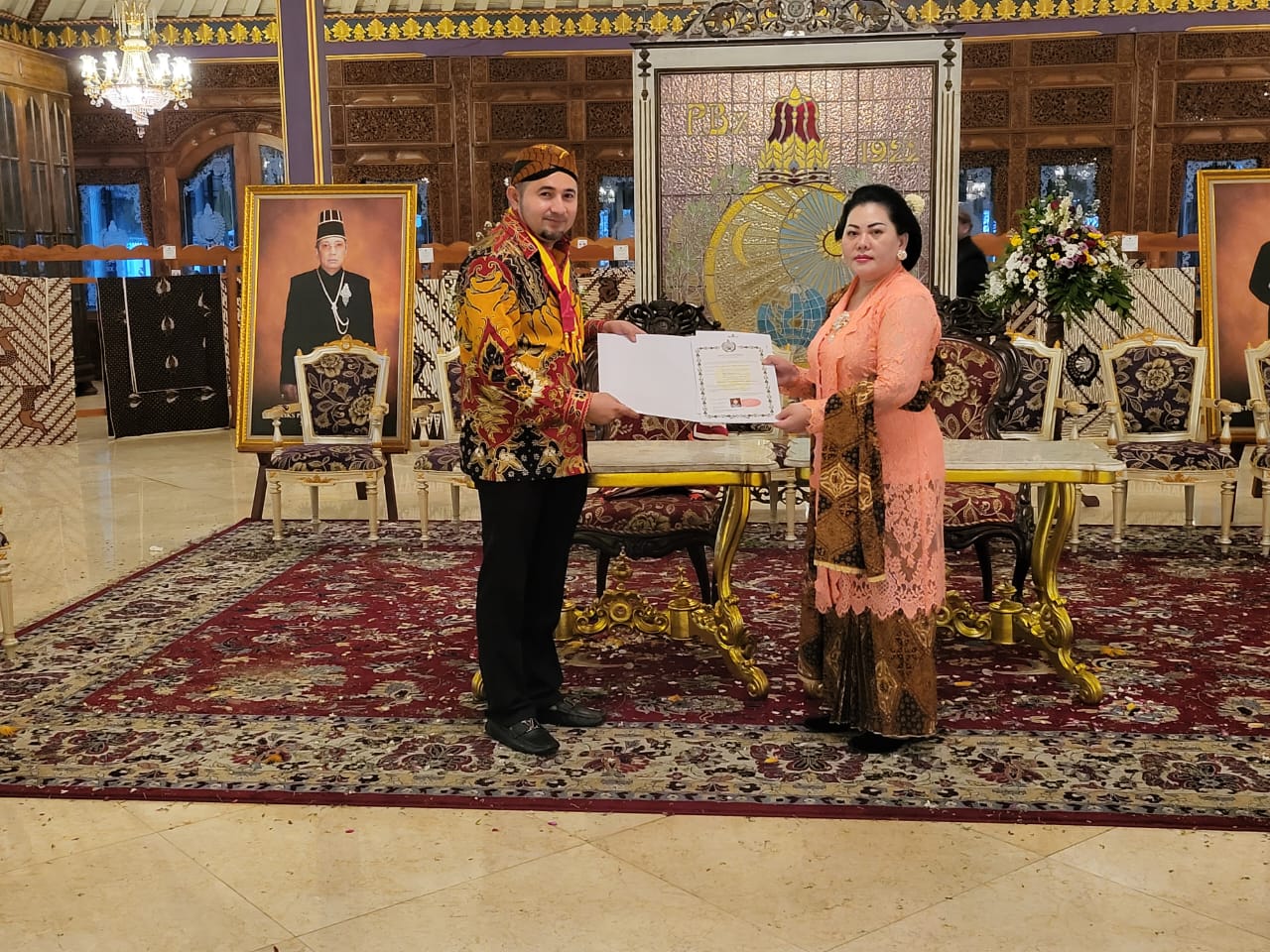 RICKY SYAHPUTRA JOYODIPURO.SE.MM MENERIMA GELAR 