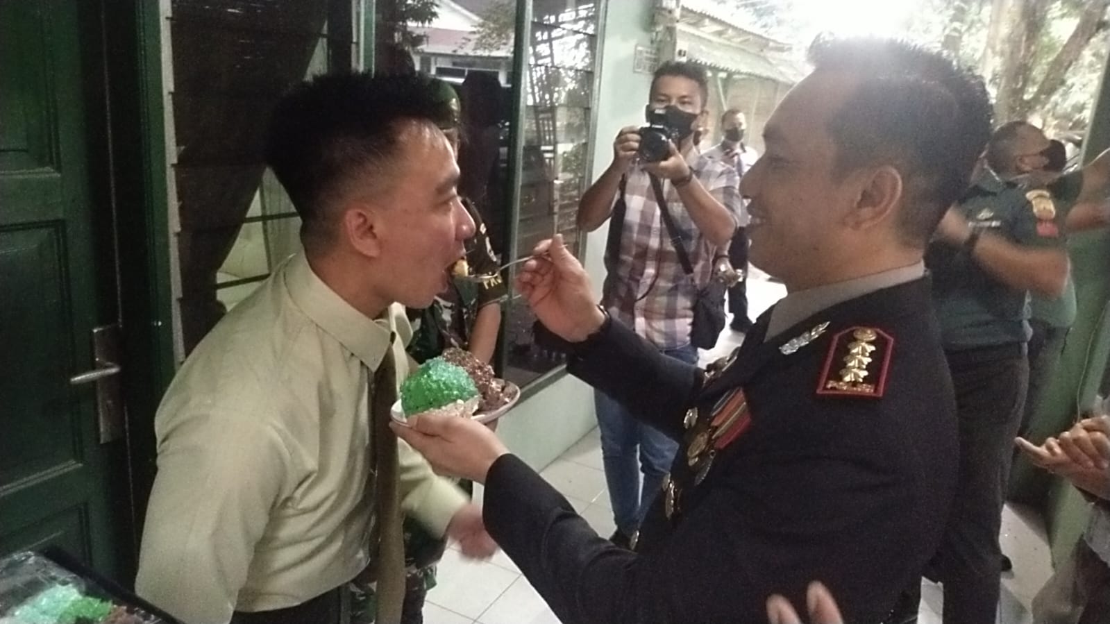 Kapolresta Deli Serdang Kombes Pol Irsan Sinuhaji SIK, MH beserta anggotanya  mendatangi Kodim 0204 Deli Serdang dalam rangka HUT ke-77 TNI