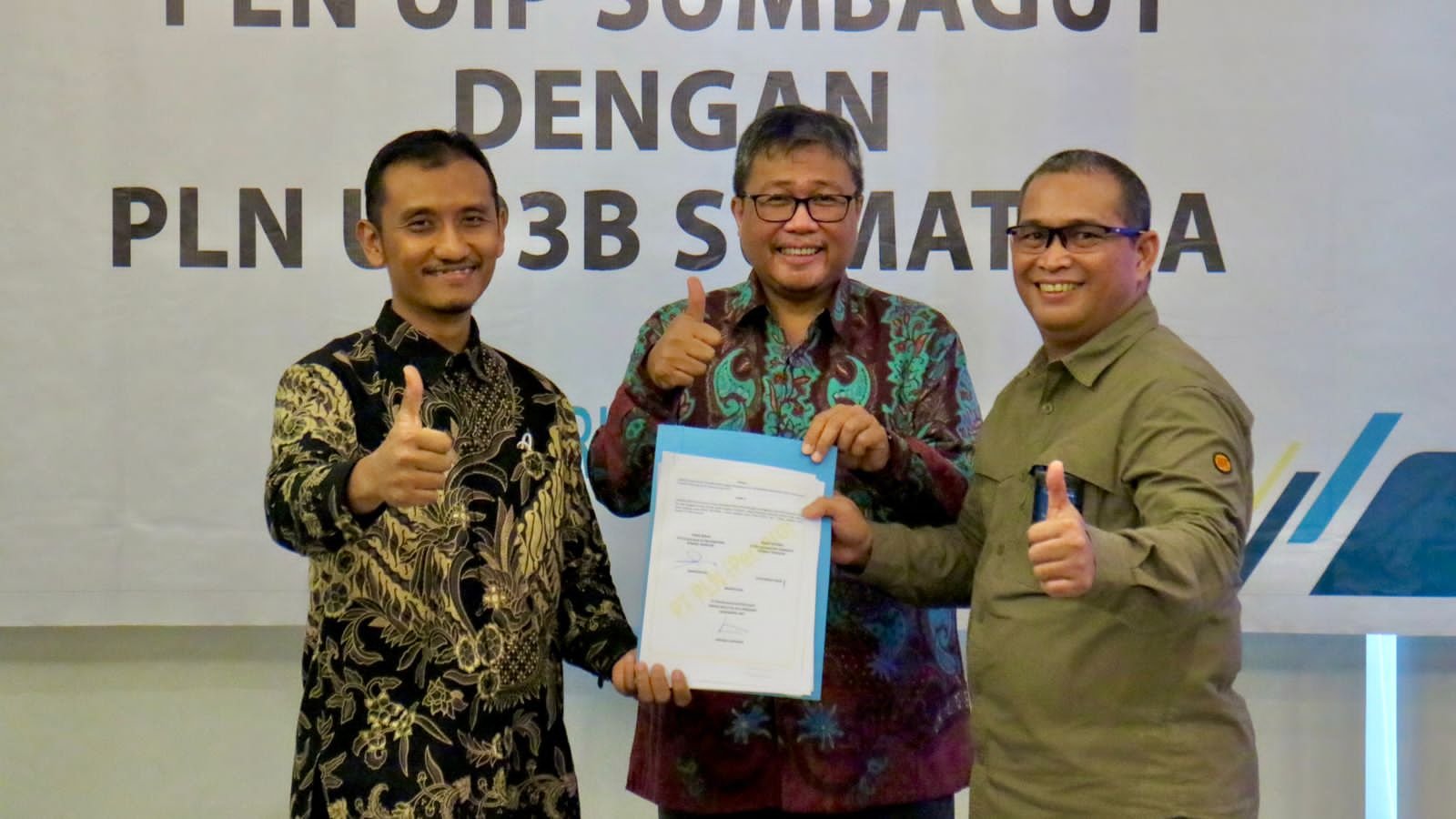 PLN UIP Sumbagut  dan PLN UIP3B Sumatera Lakukan Serah Terima Sertipikat HGB
