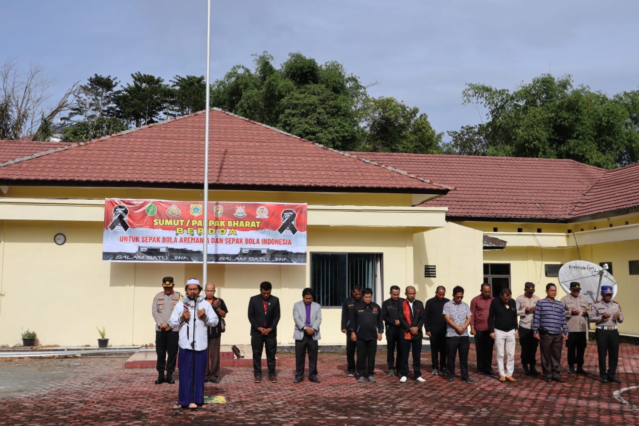 Perduli Kanjuruhan, Kapolres Pakpak Bharat dan Jajaran Menggelar Doa Bersama Tokoh Agama dan Tokoh Masyarakat