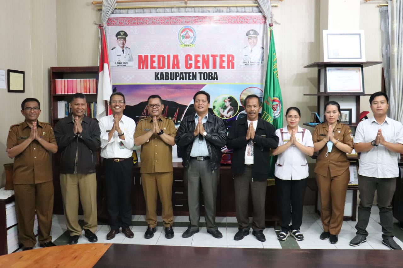 Bupati Toba Terima Audiensi Lembaga Pesparawi Kabupaten Toba