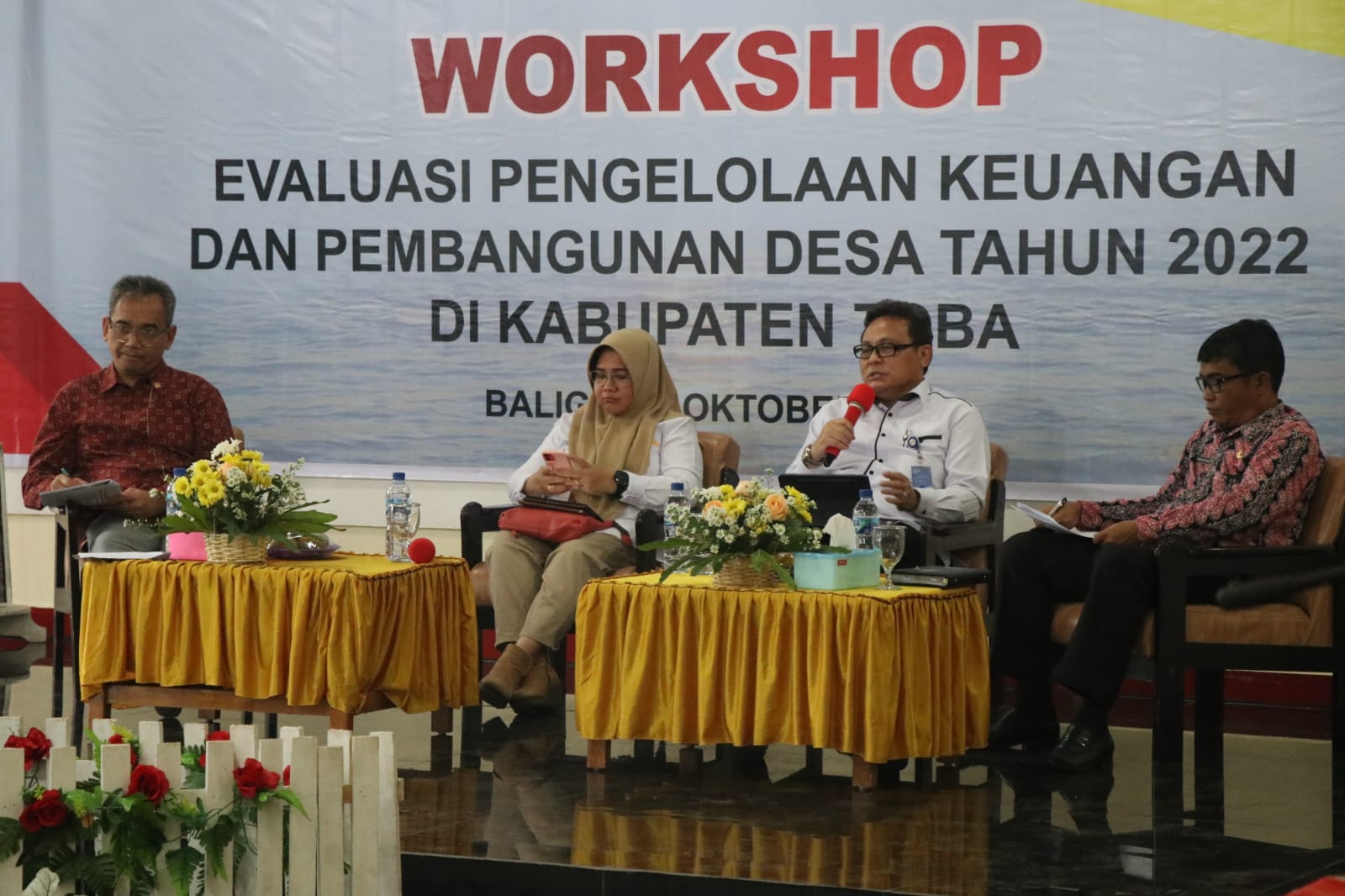 Bupati Toba Buka Workshop Evaluasi Pengelolaan Keuangan dan Pembangunan Desa Tahun 2022