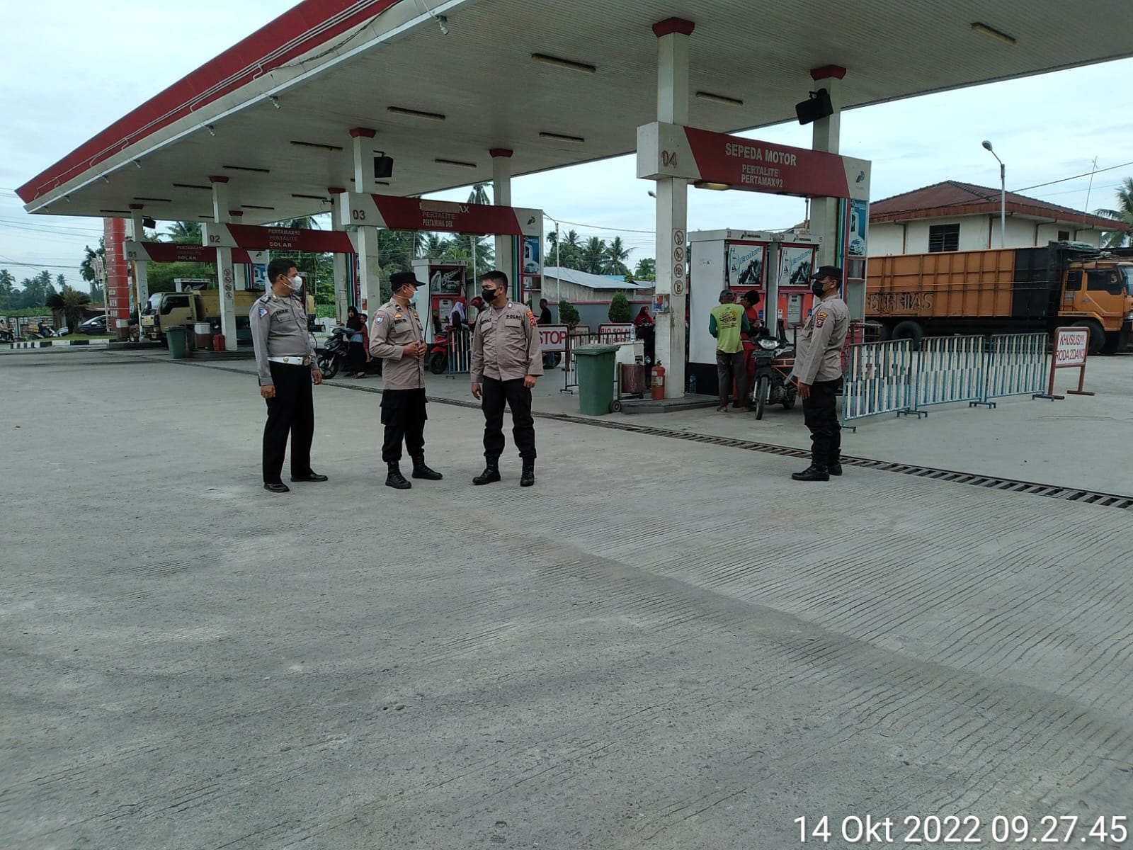 Personil Polsek Beringin Rutin Patroli dan Monitoring Ketersediaan BBM di SPBU