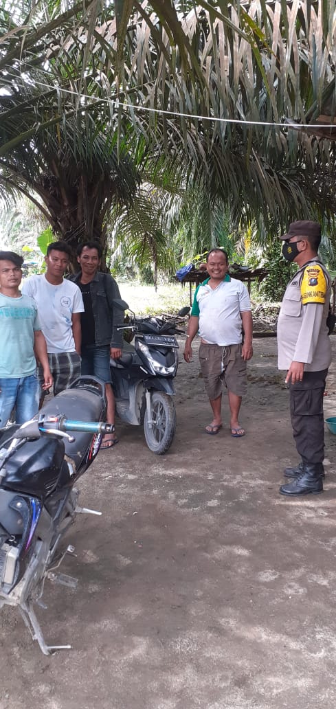 Bhabinkamtibmas Polsek Bandar Pasir Mandoge Gelar Sosialisasi Karhutla