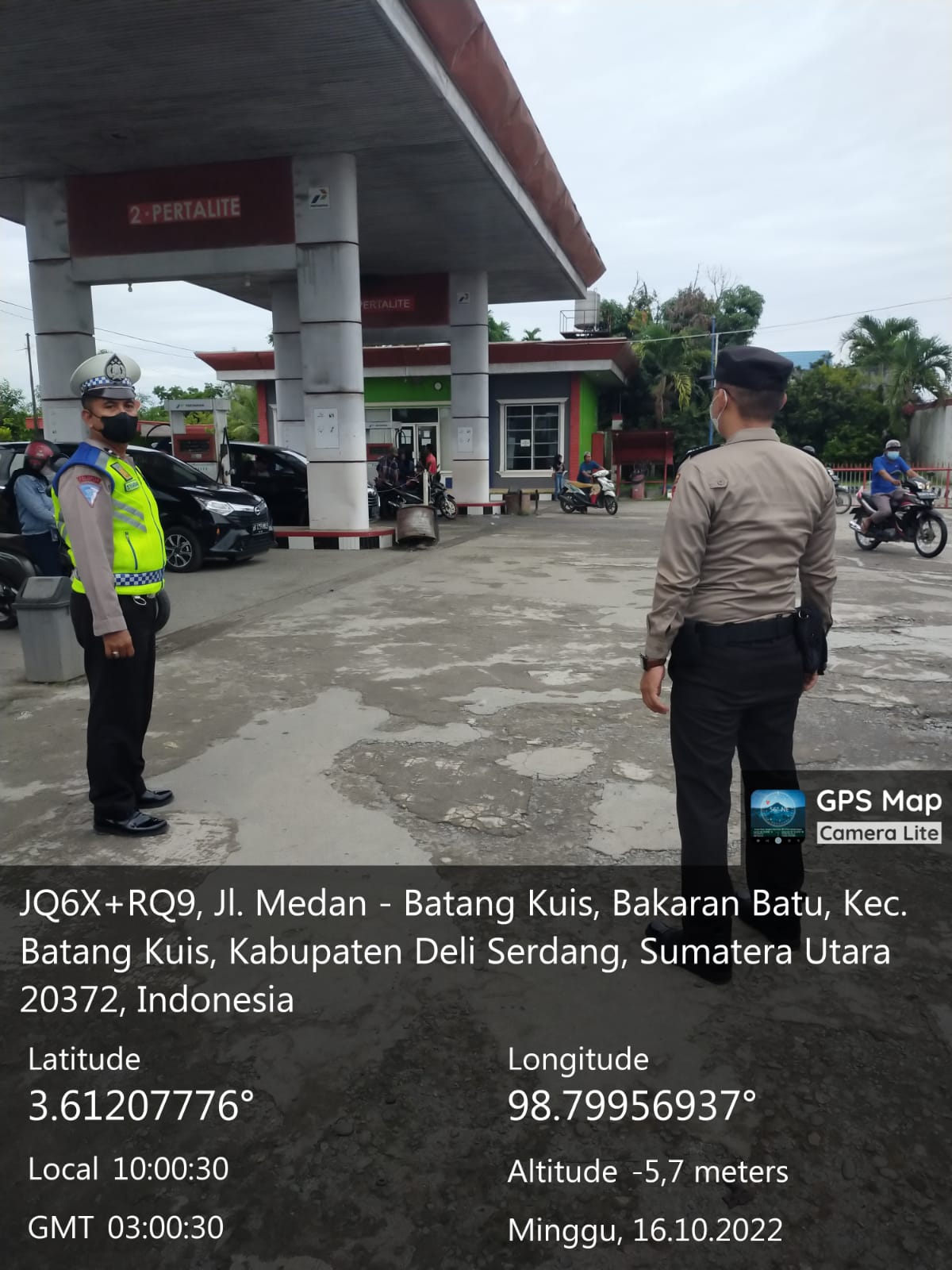 *Personil Polsek Batang Kuis Rutin Patroli Ke SPBU Dan Monitoring Ketersediaan BBM*