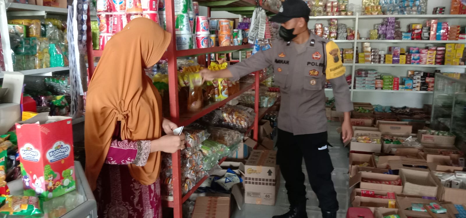 Ini Alasan, Toko Sembako di Dusun V Desa Rawang Lama Didatangi Bhabinkamtibmas Polsek Kota Kisaran