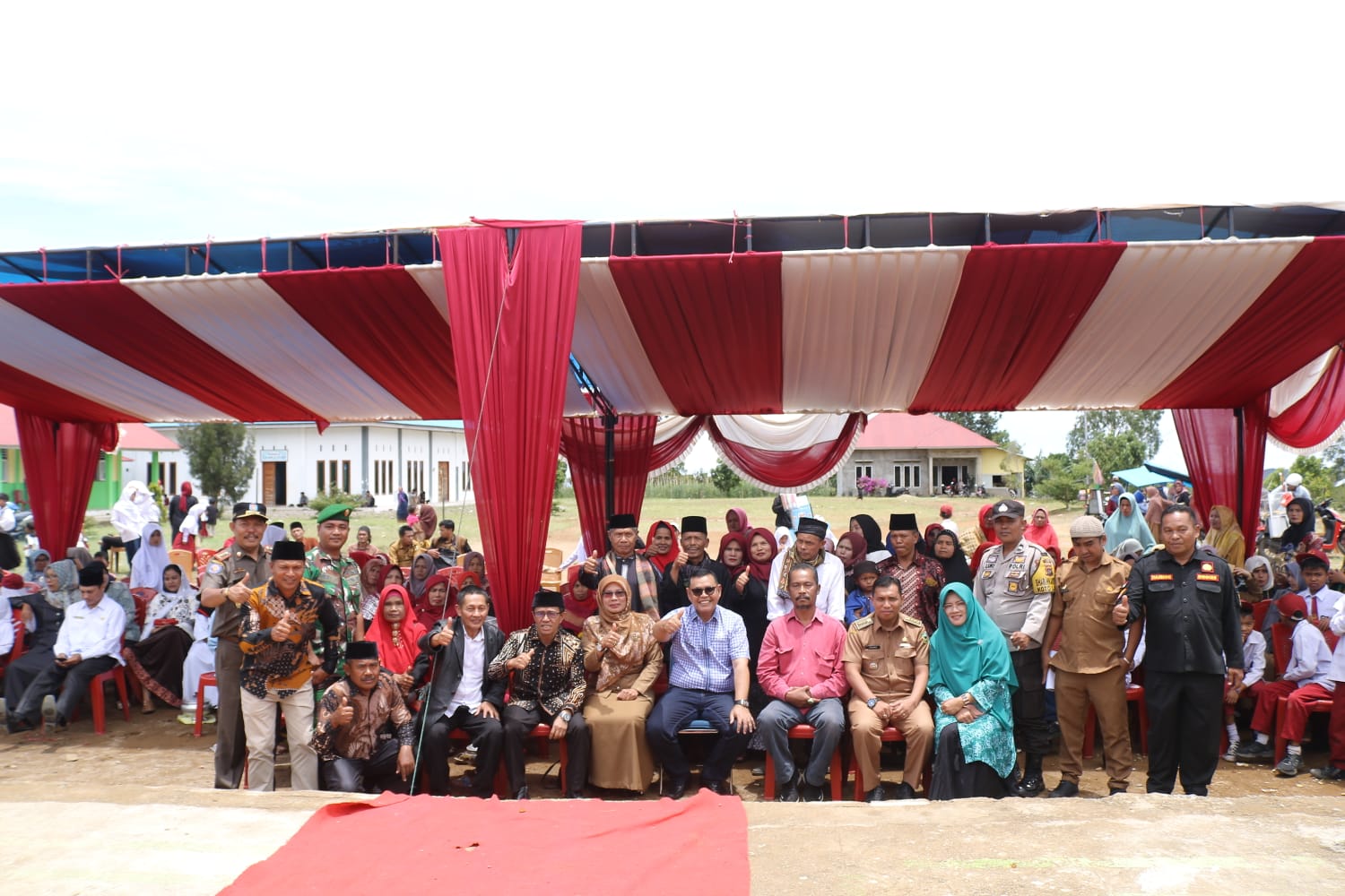 Temu Ramah dengan Masyarakat Nagari Koto Laweh Kec. Lembang Jaya Kab. Solok, Ini Kata Bupati Solok Capt. H Epyardi Asda Dt Sutan Majo Lelo M.MarÂ 