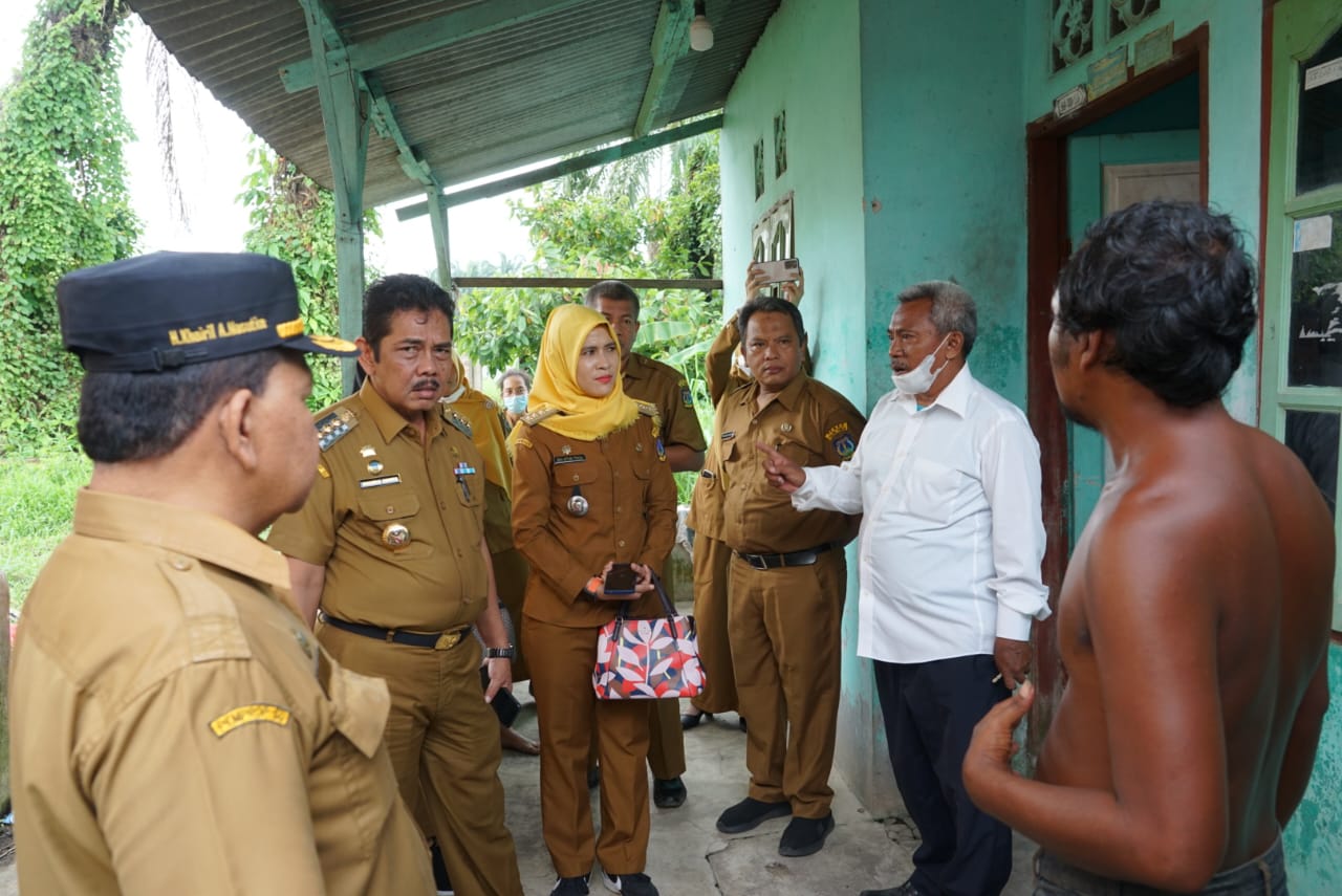 Pj.Wali Kota Sikapi laporan Warga,  Satu Keluarga Dalam Kemiskinan Dan Alami Gangguan Jiwa