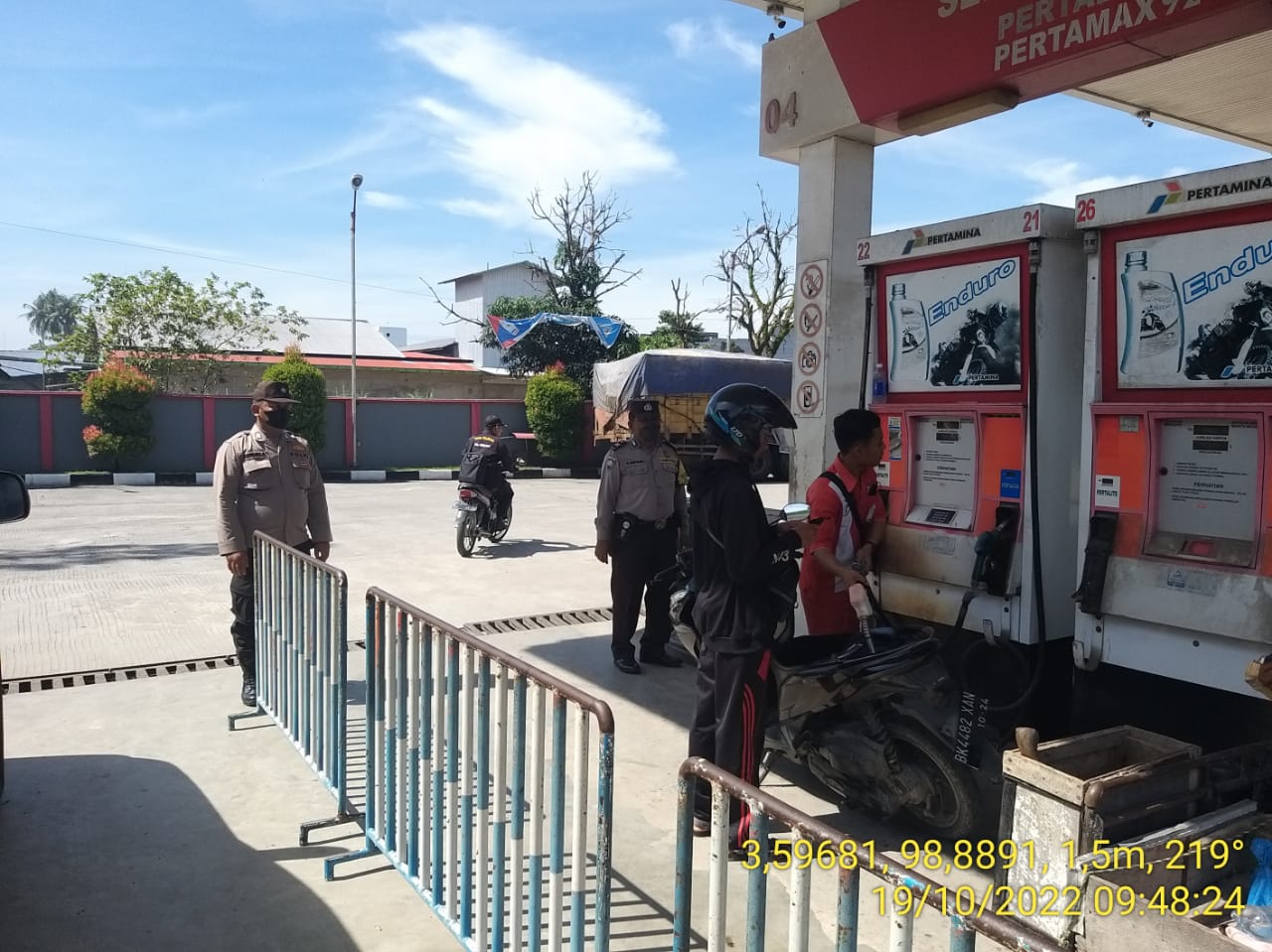 Personil Polsek Beringin Rutin Patroli dan Monitoring Ketersediaan BBM di SPBU