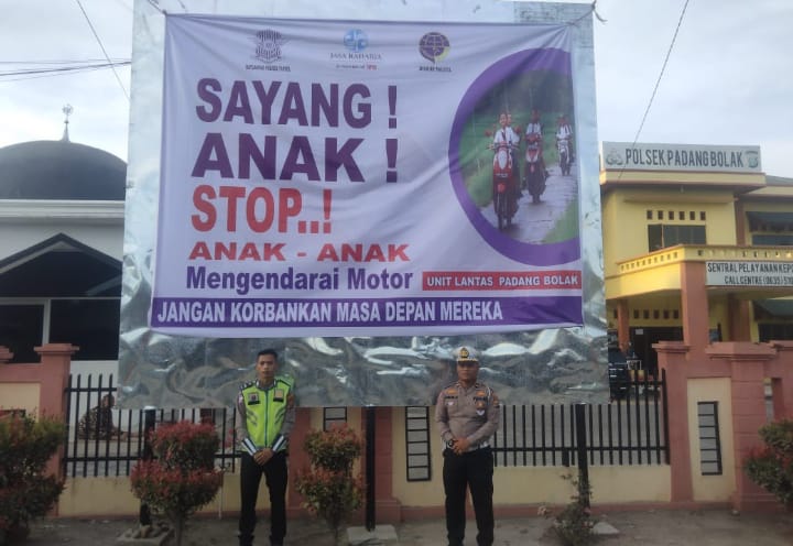 Polres Tapsel Pasang Spanduk Himbauan