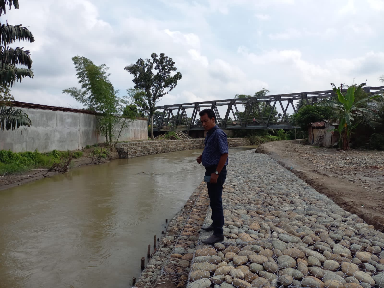 Antisipasi Banjir dan Erosi, Pemko T. Tinggi Buat Beronjong Dikawasan Sei.Sibarau