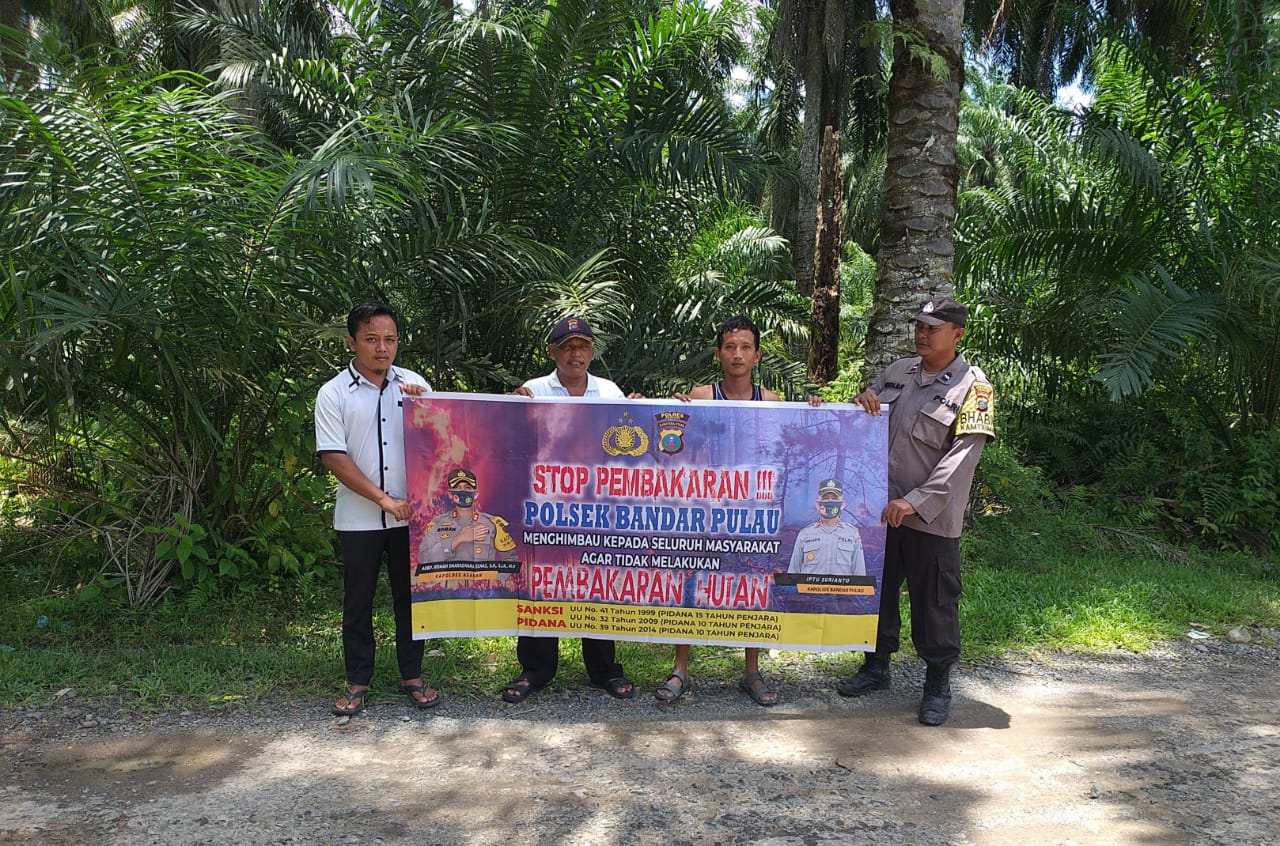Bhabinkamtibmas Polsek Bandar Pulau Gelar Sosialisasi Karhutla