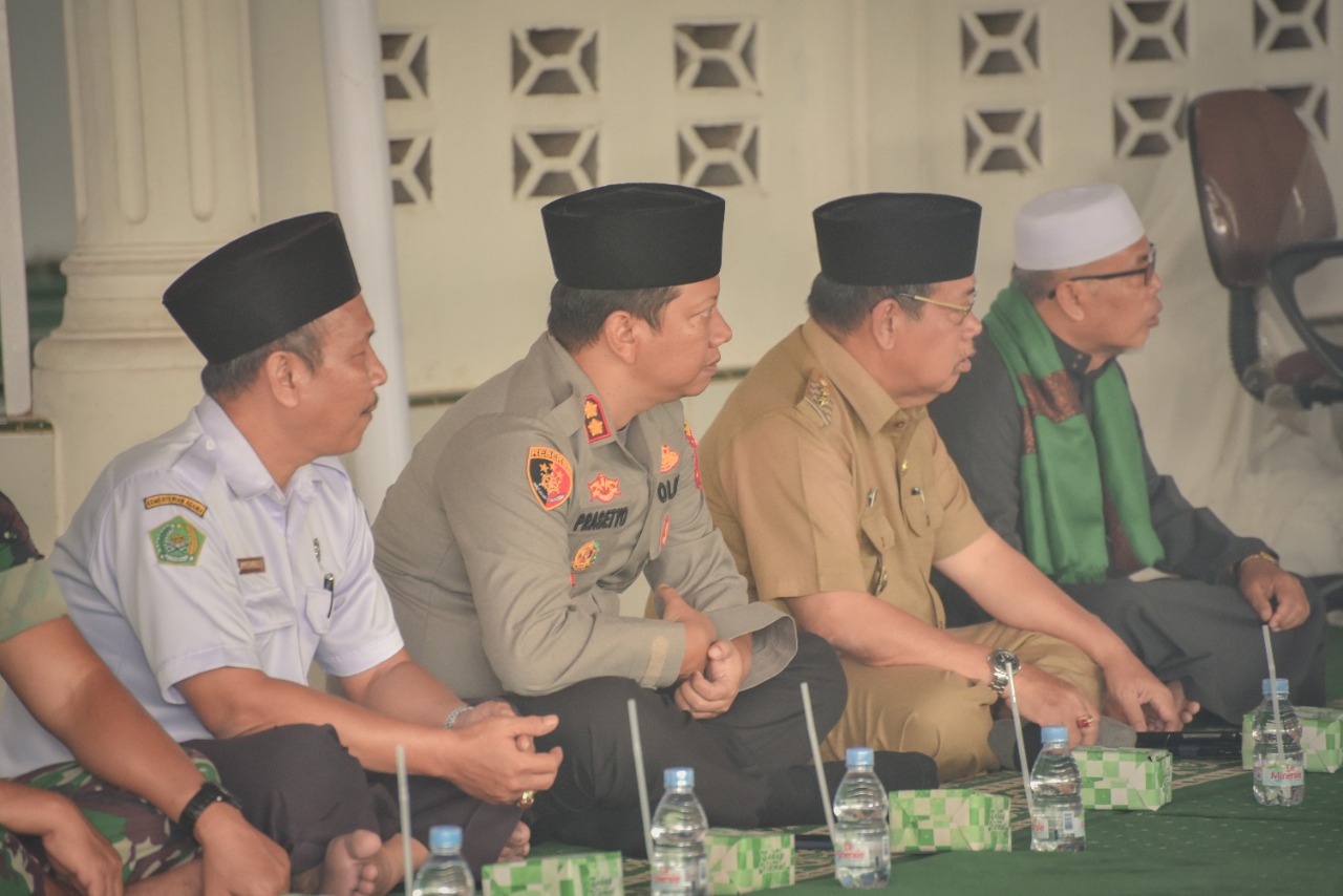 Wakil Walikota padang Sidempua IR. Arwin Siregar menghadiri peringatan Maulid Nabi Besar Muhammad SAW di Masjid Al - Abror