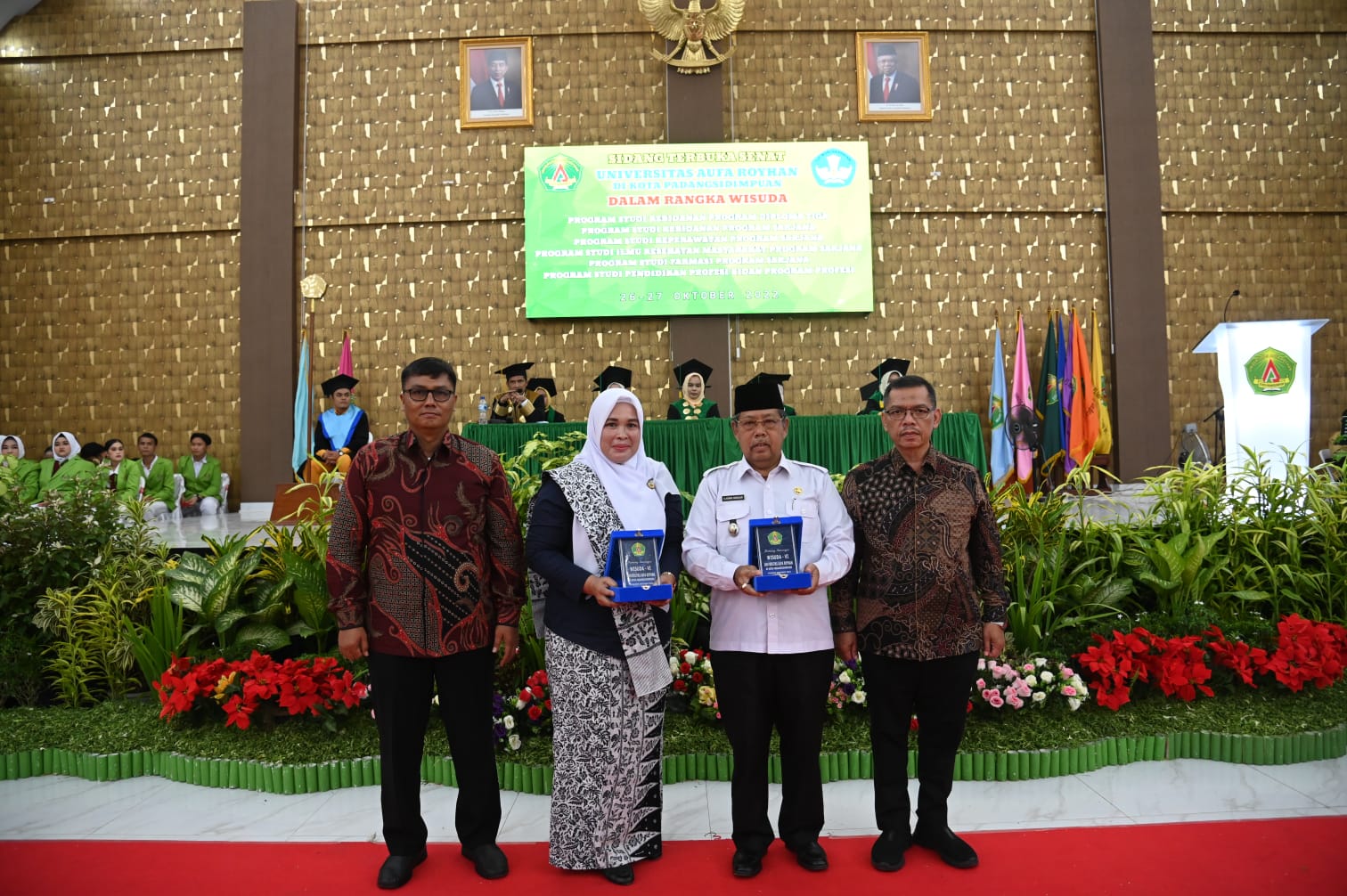 Wakil Walikota Padang Sidempuan Ir. H Arwin Siregar menghadiri Â wisuda Â Universitas Aufa Royhan