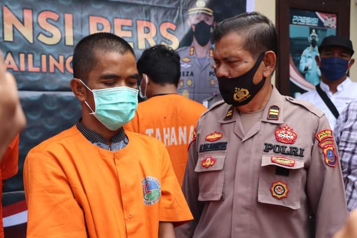 POLRES MADINA UNGKAP PENGUNGKAPAN 11 BALL GANJA KERING MENUJU KOTA SIBOLGA