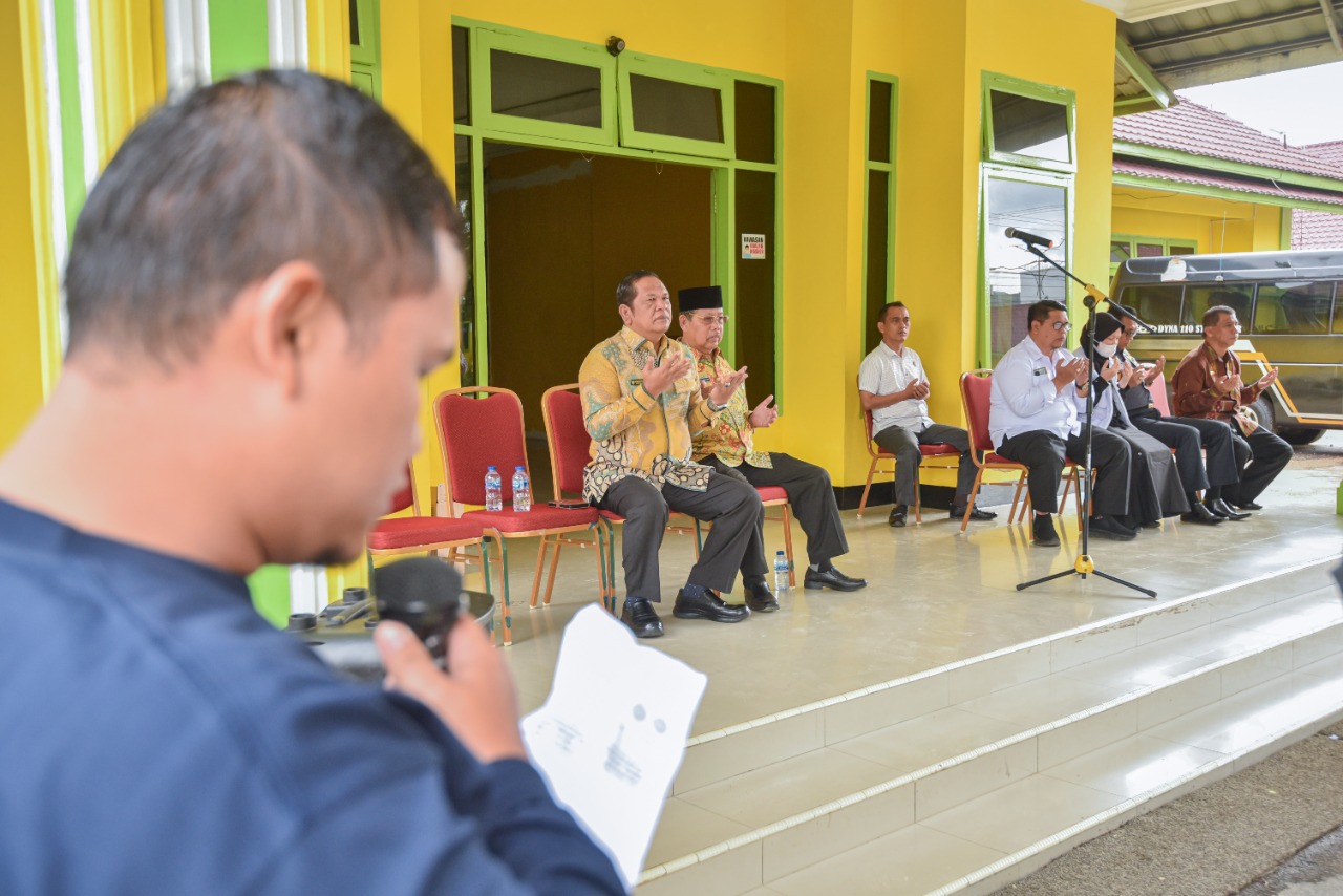 Walikota Padang Sidempuan Irsan Efendi Nasution,SH,MM melepas Relawan PMI Kota Padang Sidempuan