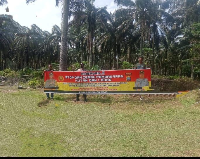 Polsek Pulau Raja Datangi Warga Aek korsik Sosialisasi Karhutla