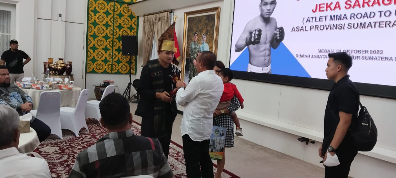 Petarung UFC asal Indonesia, Jeka Saragih Temui Edy Rahmayadi