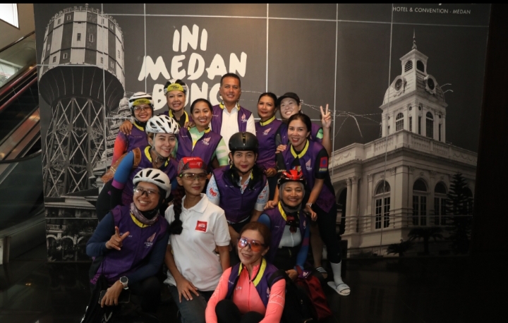 Lepas Peserta Lake Toba Bike Adventure, Musa Rajekshah Minta Peserta Jangan Bosan Kunjungi Wisata Sumut