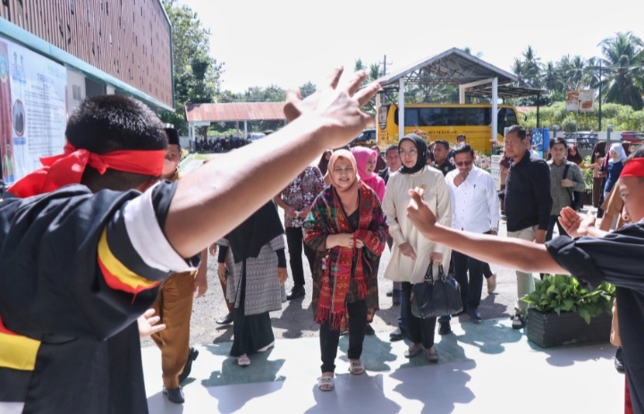 Kunjungan ke SMA 2 Plus Penyabungan, Nawal Lubis Dorong Peningkatan Kualitas Pendidikan