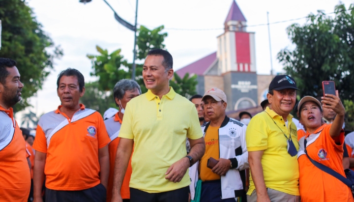 Lepas Jalan Sehat HKBP Resort Simpang Marindal, Musa Rajekshah Ajak Jaga Kebersamaan di Tahun Politik