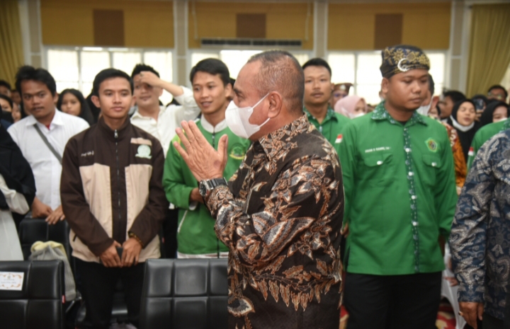 Gubernur Sumut Motivasi Mahasiswa Iklab Raya di Medan, *Ajak Berkontribusi terhadap Pembangunan Daerah