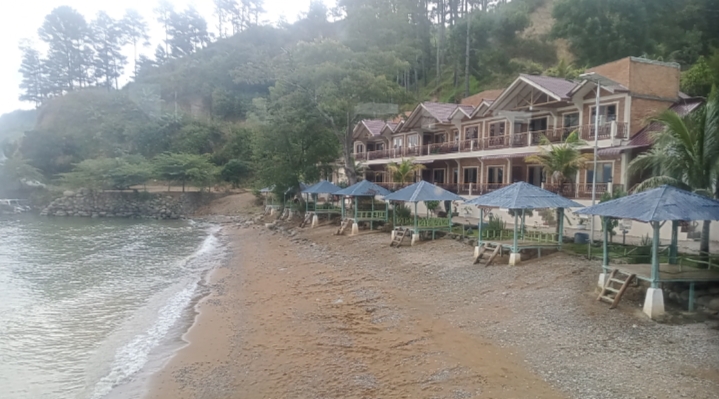 Pantai Arofan Resort Tempat Berlibur Murah Bagi Keluarga