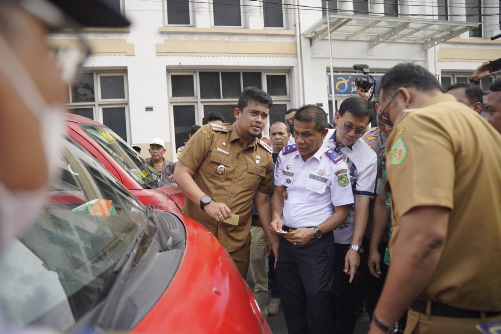 Bobby Nasution Resmikan Program Sibonas, Supir Angkot Berharap Penumpang Kembali Ramai