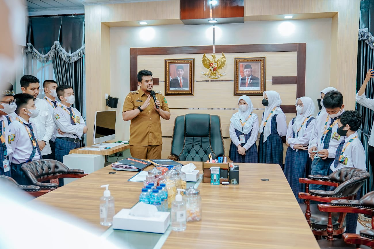 Terima Field Trip  Siswa Perguruan Al Amjad Di Balai Kota, Bobby Nasution : Semoga Tambah Pengetahuan