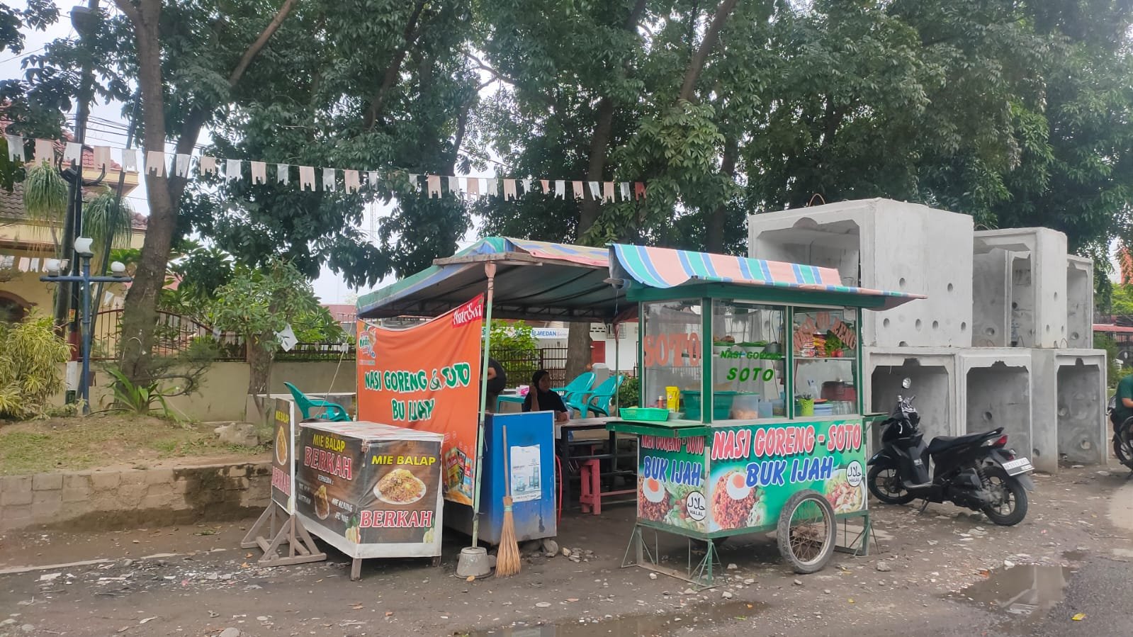 Ubah TPS Yang Dulunya Jorok, Bau Serta Kumuh Jadi Taman & Warung