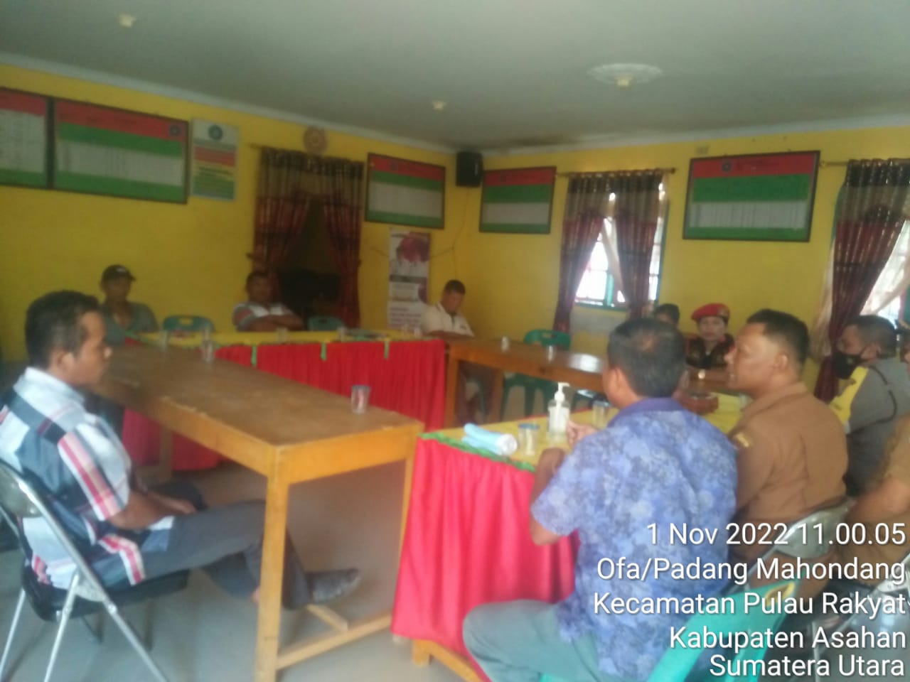 Dengan Cara Problem Solving, Bhabinkantibmas Polsek Pulau Raja Damaikan Warga